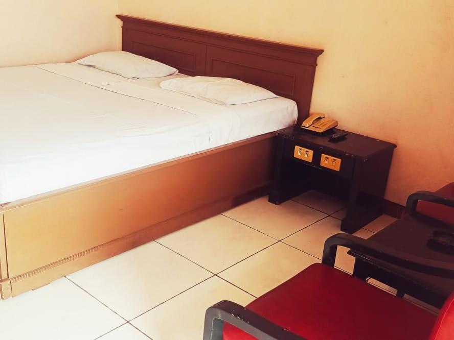 Hotel Wijaya פורווקרטו מראה חיצוני תמונה