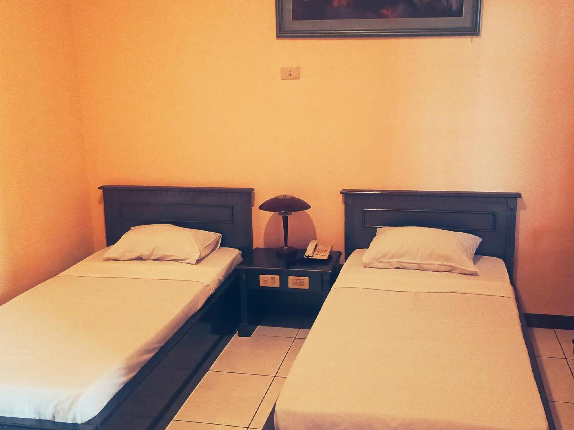 Hotel Wijaya פורווקרטו מראה חיצוני תמונה