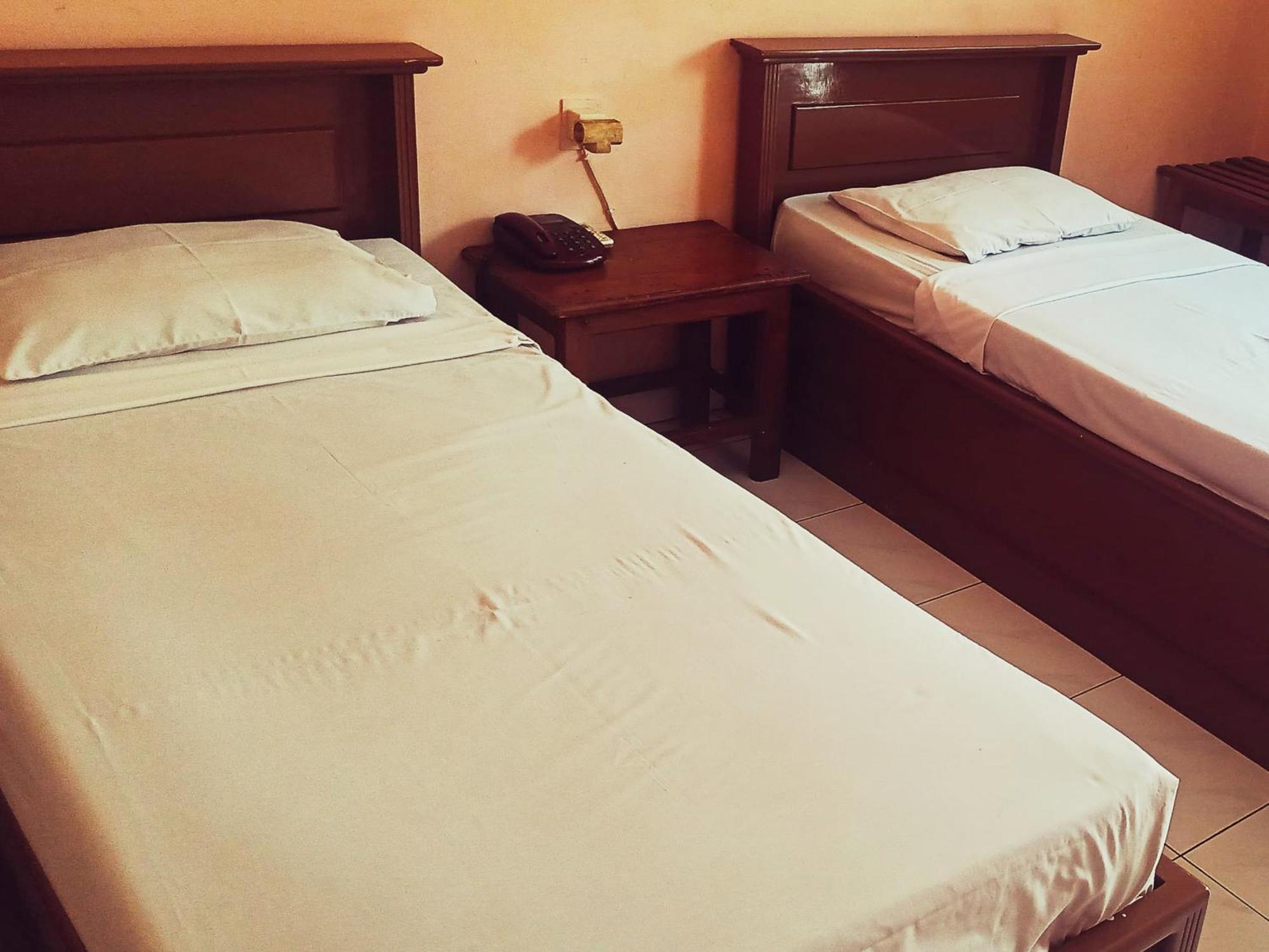 Hotel Wijaya פורווקרטו מראה חיצוני תמונה