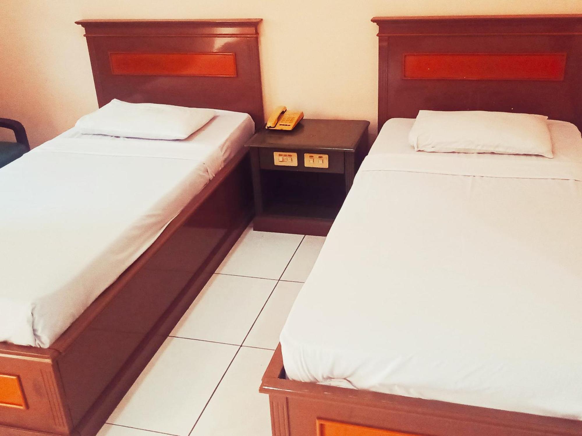 Hotel Wijaya פורווקרטו מראה חיצוני תמונה