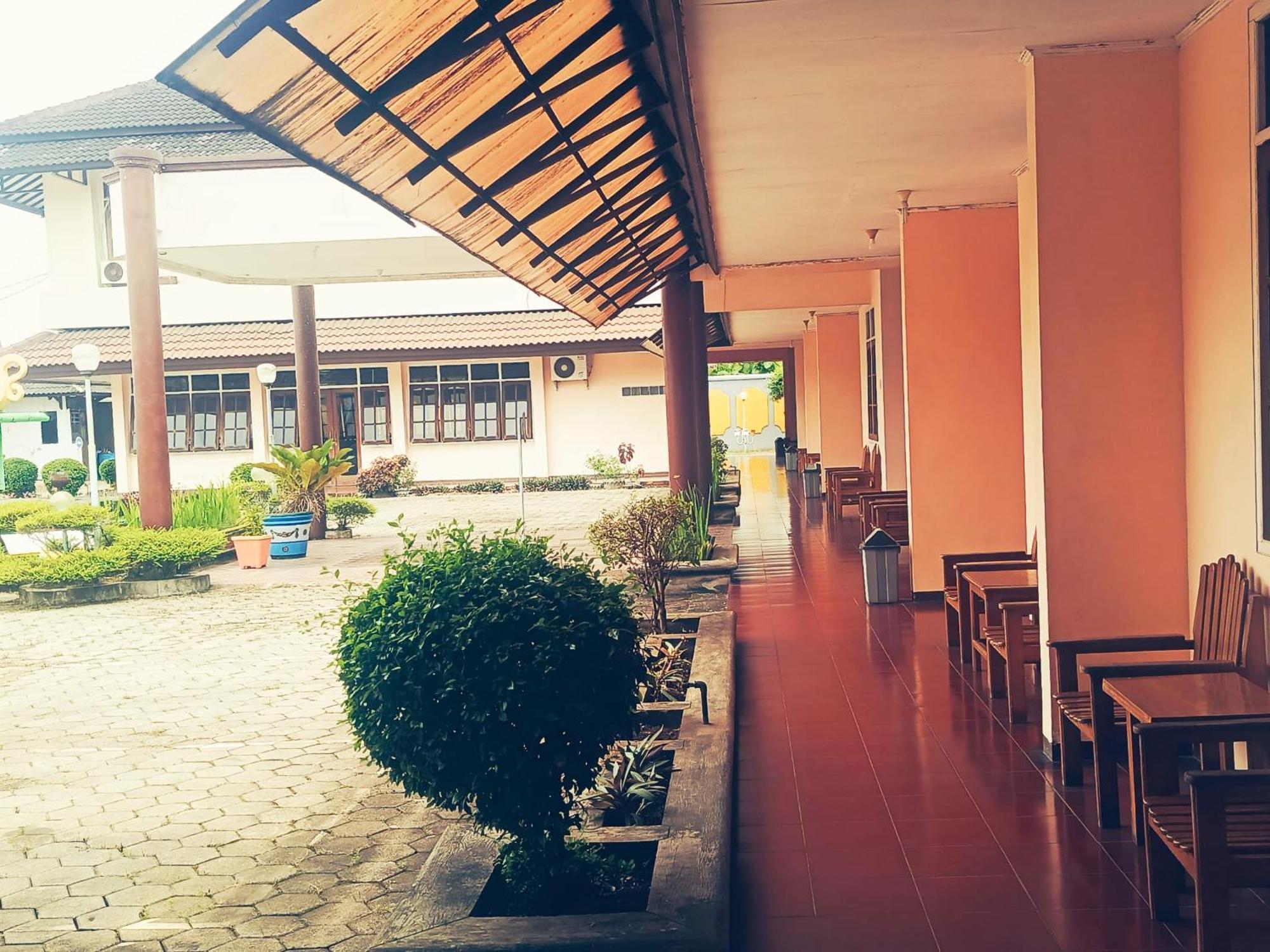 Hotel Wijaya פורווקרטו מראה חיצוני תמונה